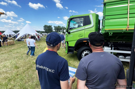 На Agroshow Ukraine представили аграрний самоскид з басейном
