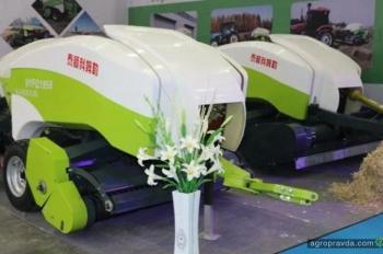 Китайцы продолжают клонировать трактора. Фото