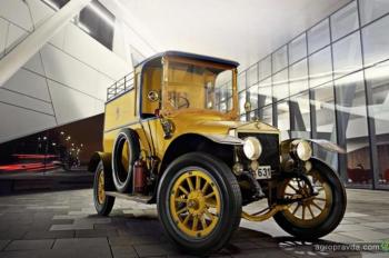 Scania выпустила календарь к 125-летию