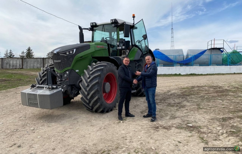 Аграріям Вінничини доправили нові трактори Fendt
