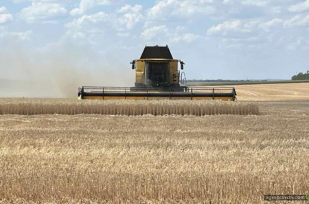 В Україні продовжують демонстрації комбайнів New Holland роторної серії CR