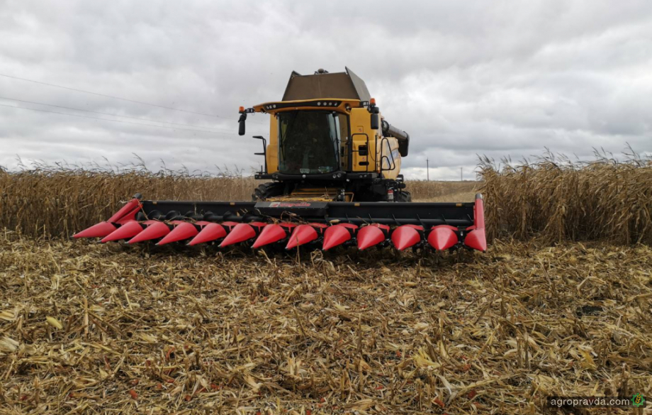 Комбайни New Holland почали збирати кукурудзу на полях «Агрейн»