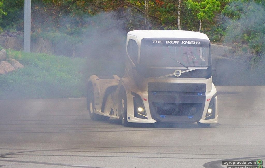 Самый быстрый грузовик в мире: видео