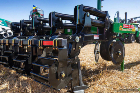 Great Plains VT1500 - техніка для ефективного руйнування ущільнених шарів ґрунту
