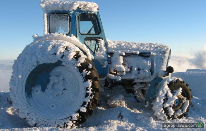 Как завести трактор и автомобиль зимой