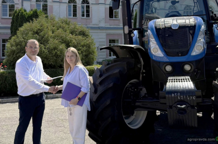 Уманський університет отримав трактор New Holland T7.260 CVT