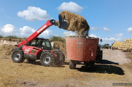 У Житомирщині демонстрували на що здатен навантажувач Manitou MLT-X 735