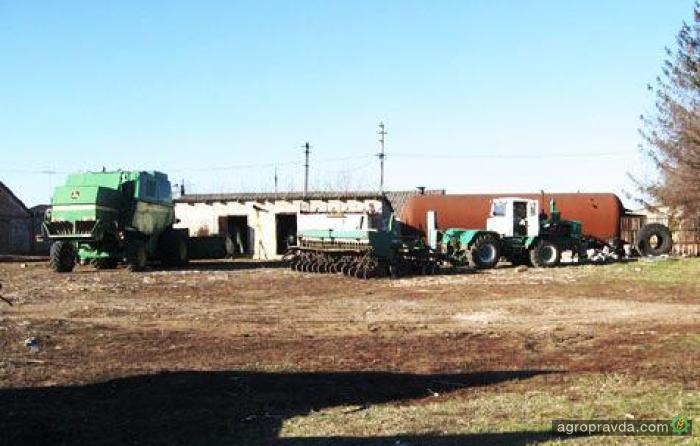 В Донецкой области во время посевной подорвался трактор