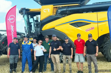Ще один New Holland CR11 вже працює на полях Вінничини