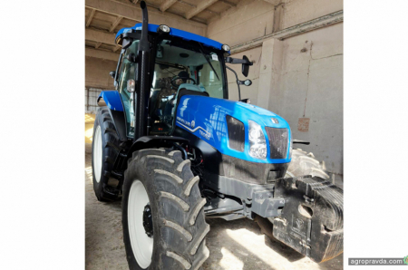 Господарство Хмельниччини обрало трактор New Holland T6050