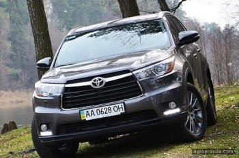 В Украине начались продажи «бюджетного» Toyota Highlander