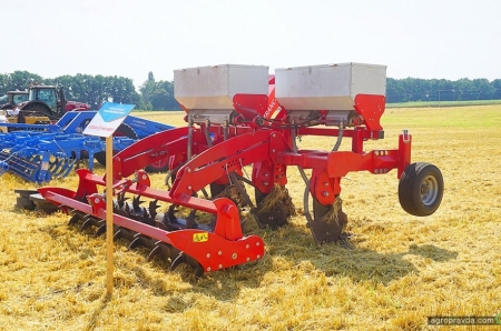 Lozova Machinery показали технику в работе на «УКАБ Агротехнологии» 