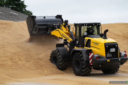 New Holland виводить на ринок новий фронтальний навантажувач W170D+ Forage Power