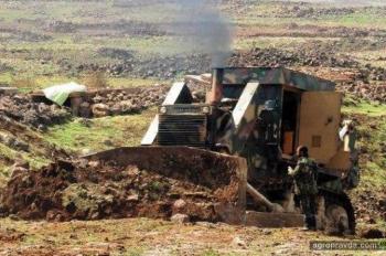 Боевые сирийские тракторы. Фото