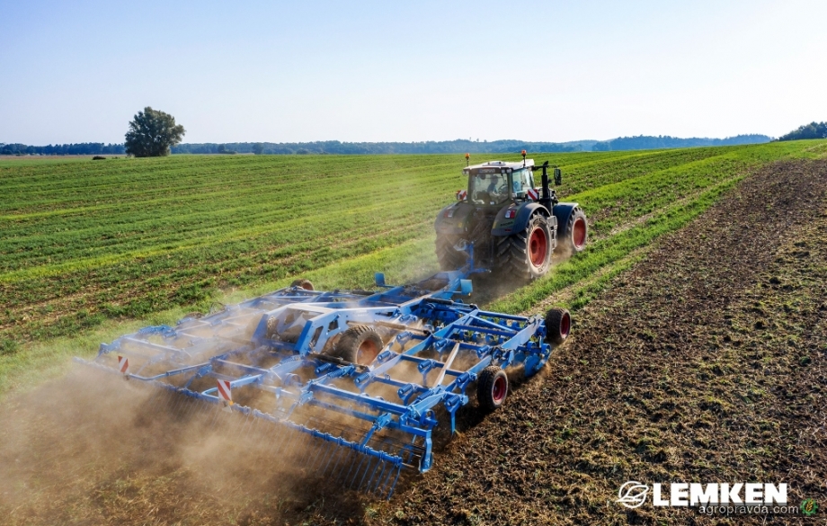 Lemken испытывает новый гибридный культиватор. Фото