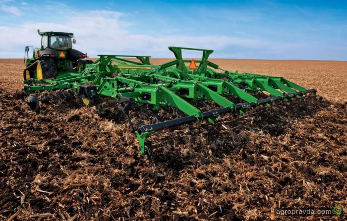 John Deere представил новую почвообрабатывающую комбинацию 2730
