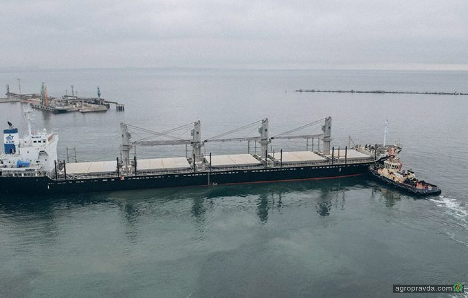 Порти Великої Одеси відправили зерновим коридором понад тисячу суден