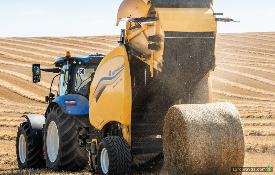 Прес-підбирачі New Holland Roll-Belt стали ще продуктивніші Прес-підбирачі New Holland Roll-Belt стали ще продуктивніші