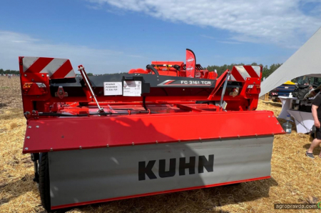 Астра представила на Дні поля на Київщині широкий спектр техніки KUHN