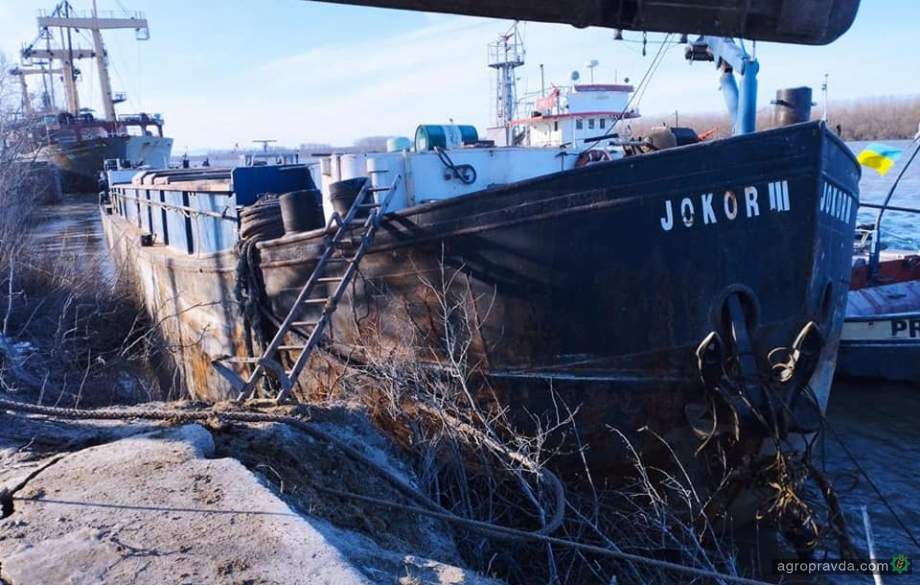 В порту Рені зазнала аварії румунська баржа з українською пшеницею