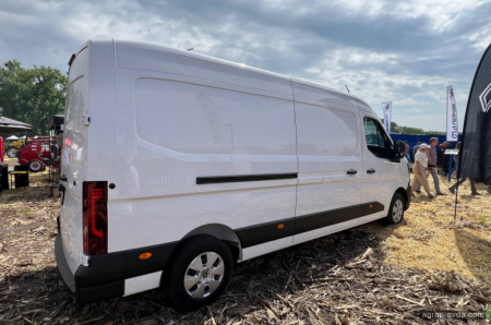 Новий Renault Master представили аграріям