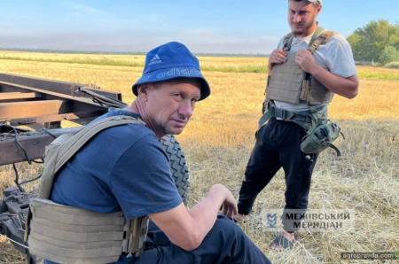 Яку проходять жнива за 8 км від лінії фронту