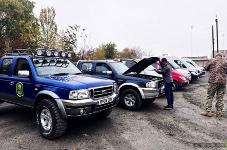 Аграрії передали військовослужбовцям чергові 15 авто
