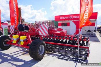 «Лозовские машины» представили инновационную сельхозтехнику на АгроЭкспо