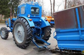 Тракторы Януковича
