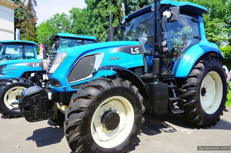LS Tractor представил на «АГРО-2019» весь модельный ряд тракторов