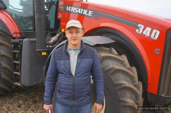 Versatile представил в Украине новый универсальный трактор