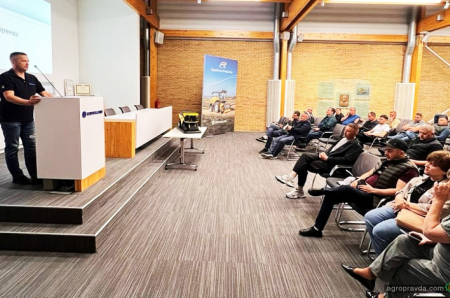 Аграрії-клієнти ТЕХНОТОРГ відвідали завод New Holland у Бельгії