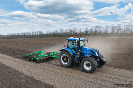 Господарство з Кіровоградщини отримало перший в Україні New Holland T7.300