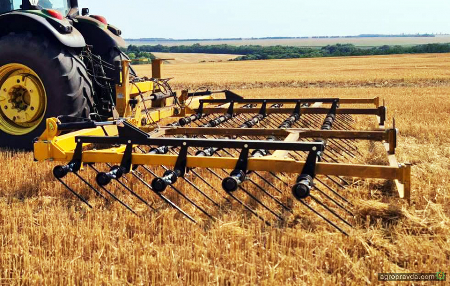 На Кіровоградщині пройшов демо-показ Claydon Straw Harrow