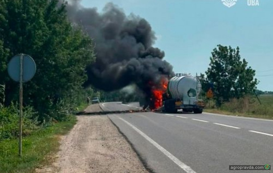 Ворог почав полювати за автоцистернами на автошляхах