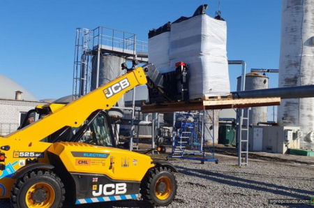 В Україні запрацював перший електричний телескопічний навантажувач JCB