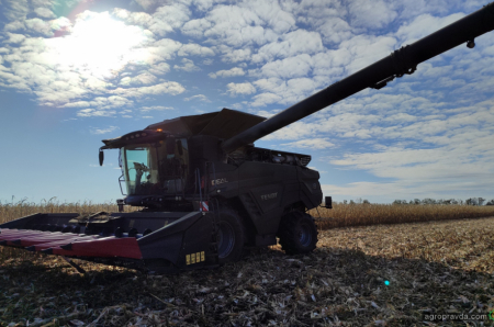 Комбайн Fendt IDEAL 8 відпрацював по кукурузі на Київщині