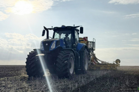 Як працює трактор New Holland T8.435 Genesis у парі із сівалкою Claydon Hybrid T