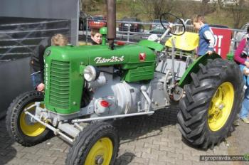 Zetor показал раритетные тракторы