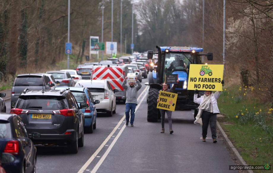 Британські фермери на тракторах влаштують протест у Лондоні