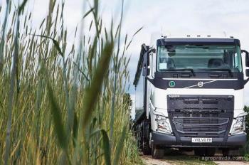 В Украине представлен новый тягач под зерновоз Volvo FH