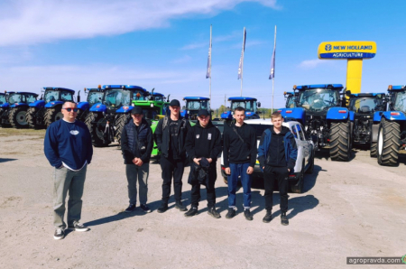 Майбутнім аграріям продемонстрували роботу техніки New Holland в Україні