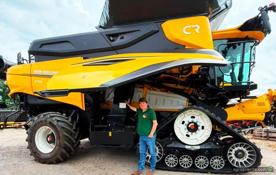 На Вінничину поставлено перший в 2026 році комбайн New Holland CR11