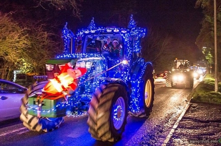 Рождественские тракторы. Фото