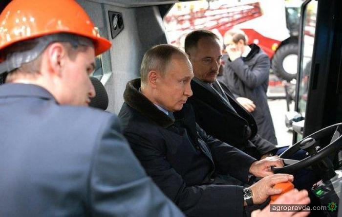 Путин пообещал пойти работать комбайнером