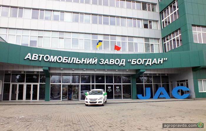 В Украине сошел с конвейера первый автомобиль JAC