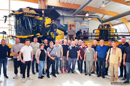 Аграрії-клієнти ТЕХНОТОРГ відвідали завод New Holland у Бельгії