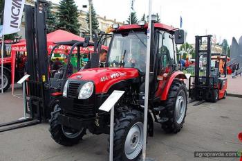 Какие новинки тракторов показали в Киеве