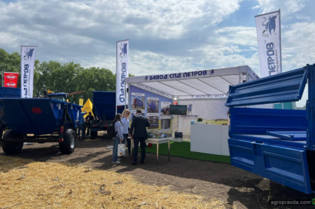 В Україні представили причепи для агрогосподарств із художнім розписом