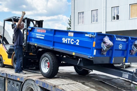В Україні відвантажили черговий навантажувач UN Forklift
